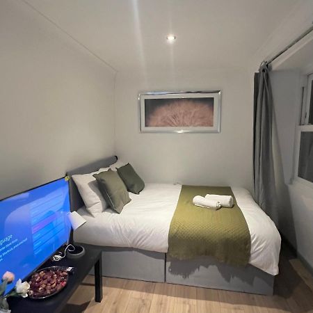 3 Bedroom Flat In King'S Cross, St Pancras'S. 8 People Londra Esterno foto