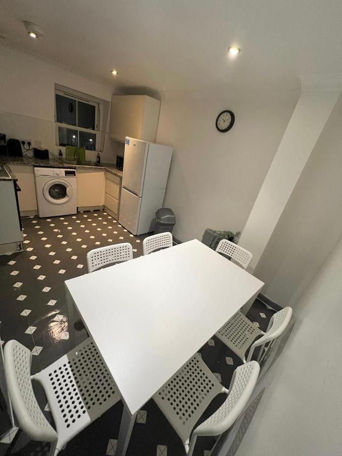 3 Bedroom Flat In King'S Cross, St Pancras'S. 8 People Londra Esterno foto