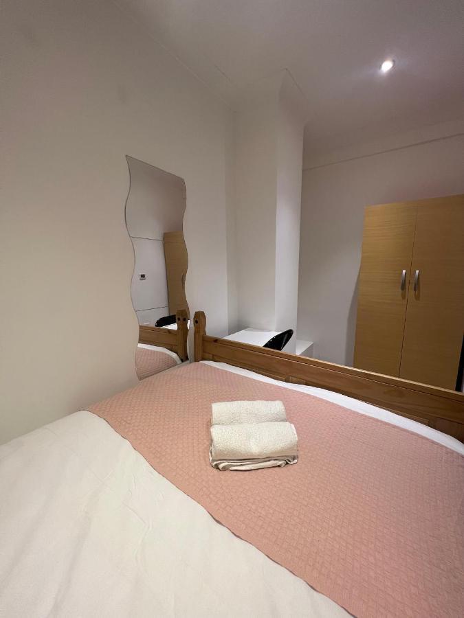 3 Bedroom Flat In King'S Cross, St Pancras'S. 8 People Londra Esterno foto