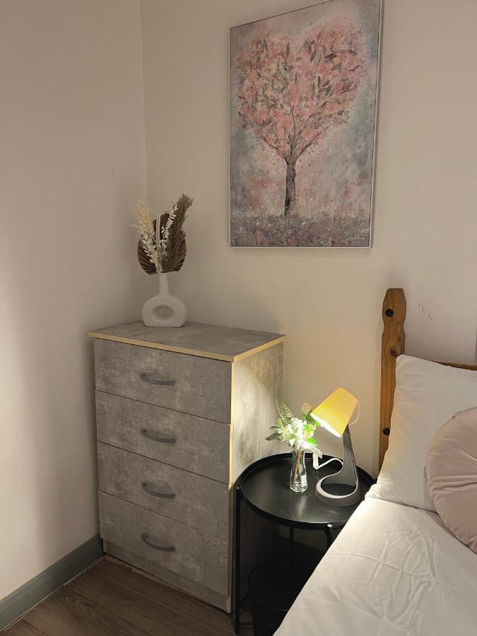 3 Bedroom Flat In King'S Cross, St Pancras'S. 8 People Londra Esterno foto