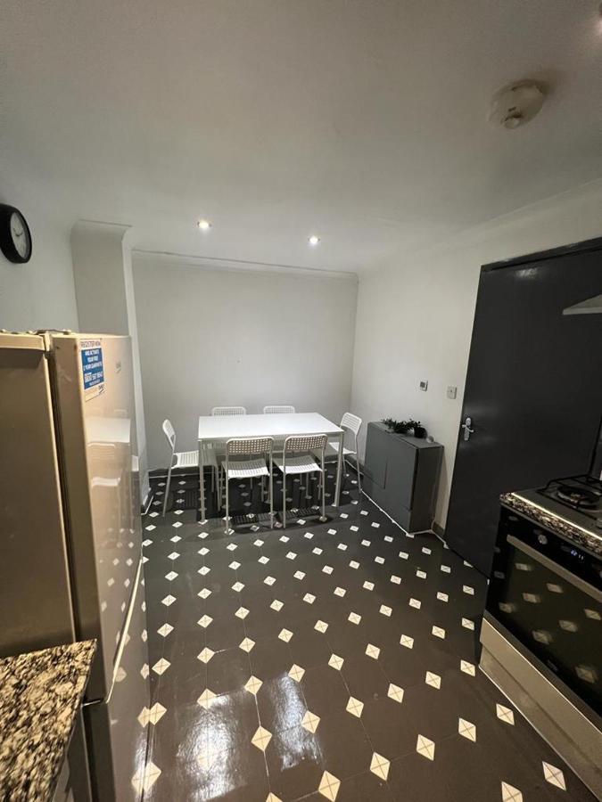 3 Bedroom Flat In King'S Cross, St Pancras'S. 8 People Londra Esterno foto