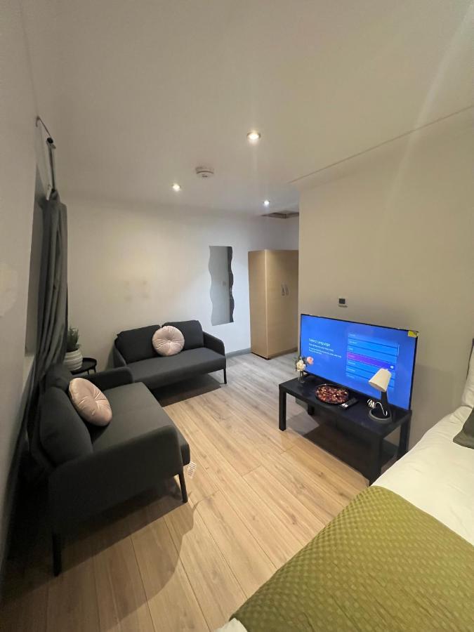 3 Bedroom Flat In King'S Cross, St Pancras'S. 8 People Londra Esterno foto