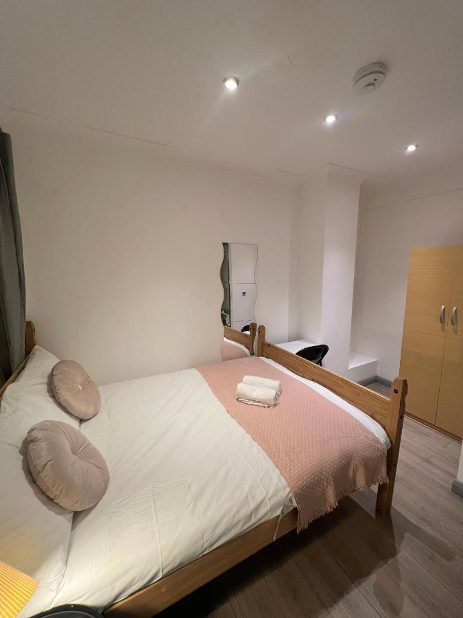 3 Bedroom Flat In King'S Cross, St Pancras'S. 8 People Londra Esterno foto