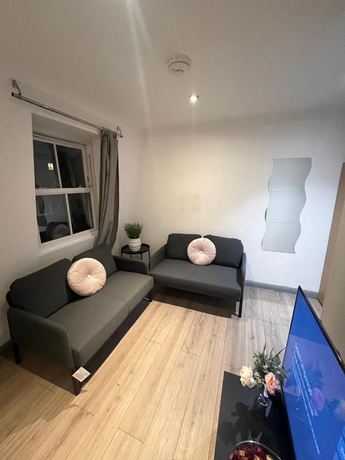 3 Bedroom Flat In King'S Cross, St Pancras'S. 8 People Londra Esterno foto