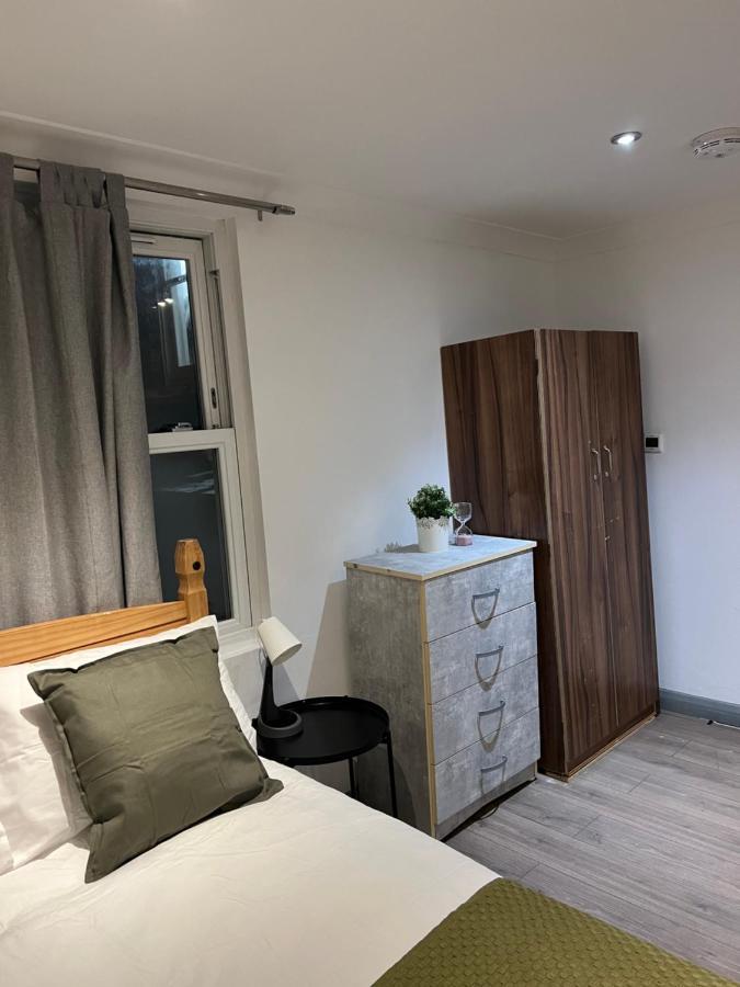 3 Bedroom Flat In King'S Cross, St Pancras'S. 8 People Londra Esterno foto