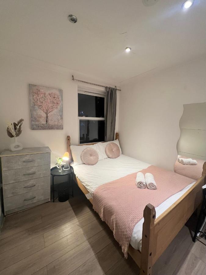 3 Bedroom Flat In King'S Cross, St Pancras'S. 8 People Londra Esterno foto