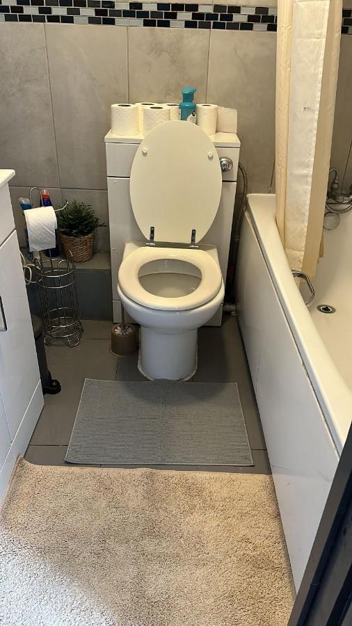 3 Bedroom Flat In King'S Cross, St Pancras'S. 8 People Londra Esterno foto